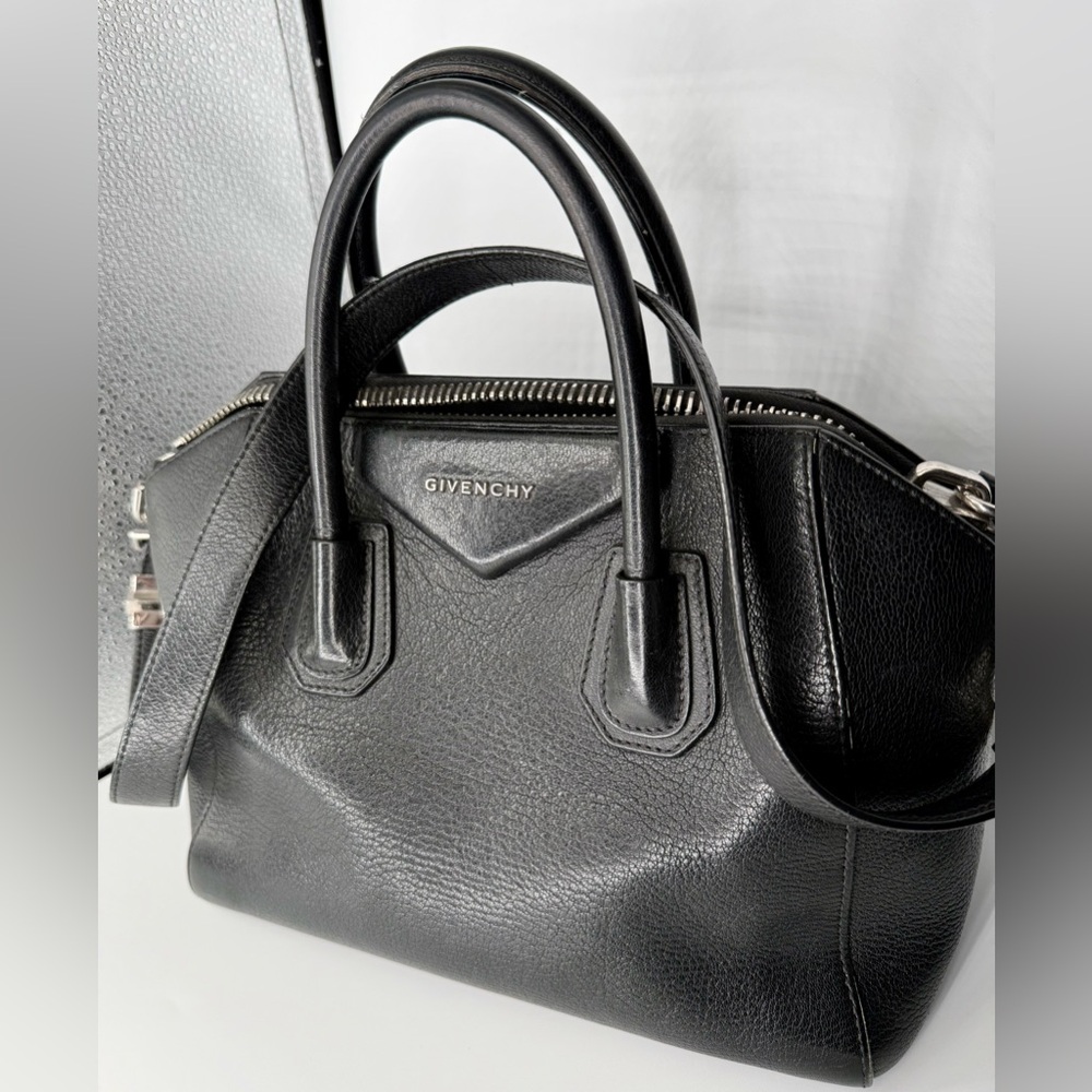 A Condition- GIVENCHY Black Grained Leather 2-way Bag tote